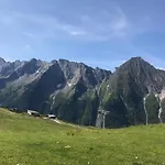 Comfortable In With Garden Apartment Mayrhofen