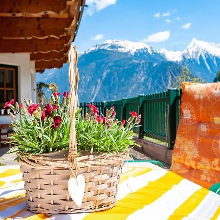 Comfortable In With Garden Appartement