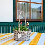 Apartmán Comfortable In With Garden