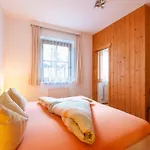 Comfortable In With Garden Apartmán