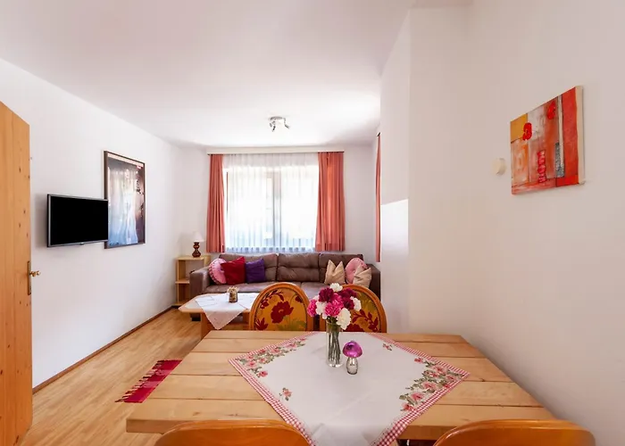 Comfortable In With Garden Apartment *